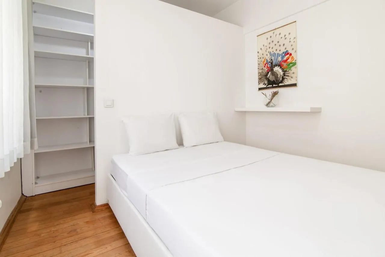 Cozy Flat In Beyoglu Near Public Transportation Apartment Istanbul
