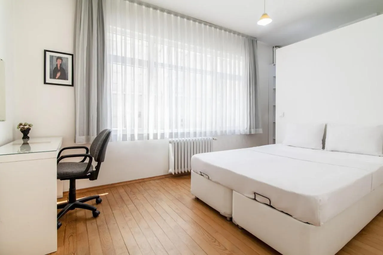 Cozy Flat In Beyoglu Near Public Transportation Apartment Istanbul Turcia